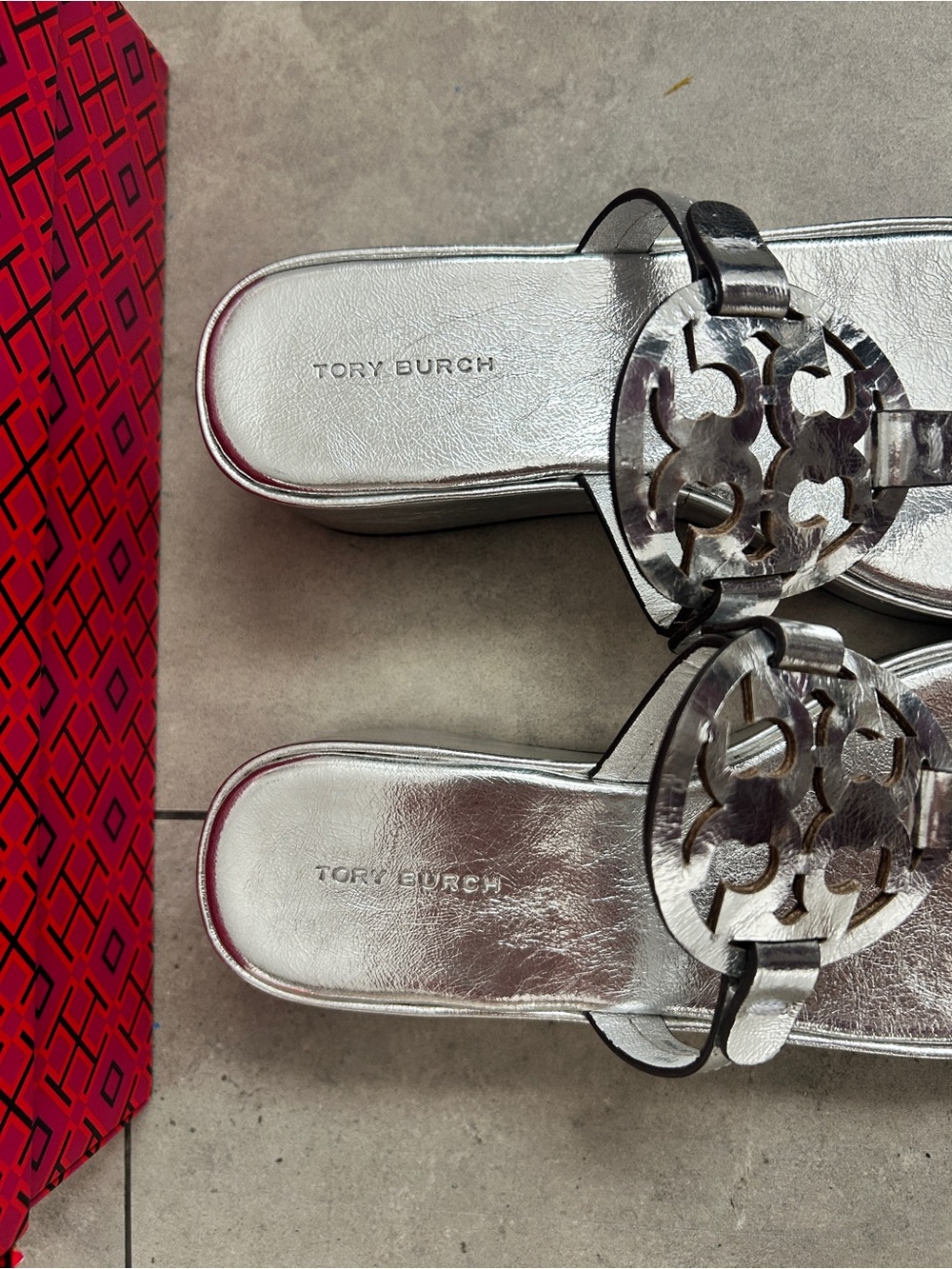 NEW Tory Burch Silver Metallic Miller Wedge Sandals 6.5 - Picture 7 of 9